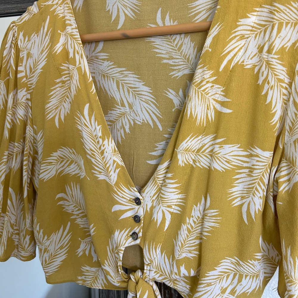 Yellow Floral Front Knot Cropped Top Blouse